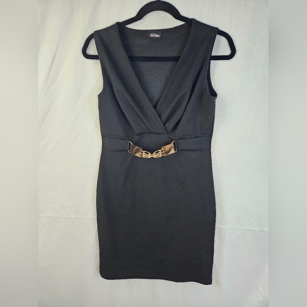 Elegant Black Sleeveless Dress